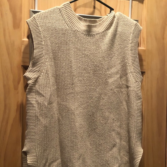 Sweater - Picture 1 of 2